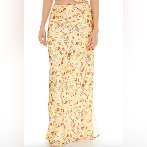 Forever 21 yellow floral skirt crop top two-piece set - Picture 3 of 4